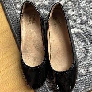 Naturalizer Patent Black Flexy Flats 8.5